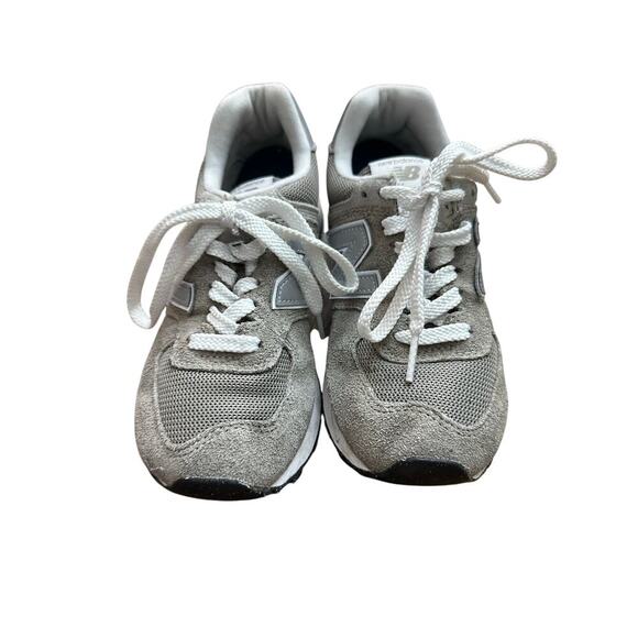 New Balance Women's Gray White 574 Core Lace Up Fashion Sneakers Size 6 - Picture 4 of 9